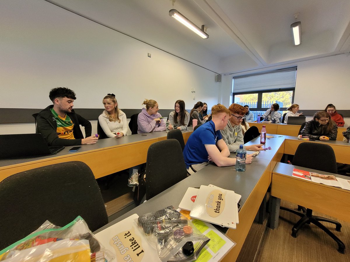 We were delighted to have Salvo Cacciato from @languages_ie & Ronan Barrett give a presentation to the BEd MFL/Irish students of @SchoolofEdUCD @ucddublin on the Say Yes to Languages initiative with some hands-on ideas!!