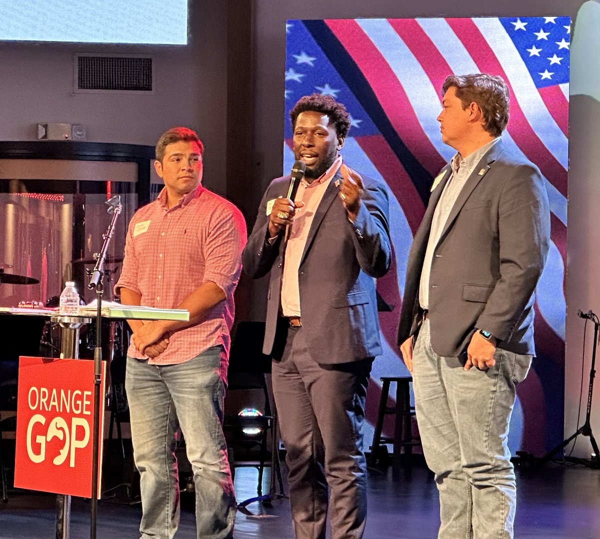 cflyrs's tweet photo. The @cflyrs Executive Board was proud to attend and speak at the @GOPOrange monthly meeting in Windermere last night! #cflyrs #YoungRepublicans #OrangeCounty https://t.co/da1pvHqXJk