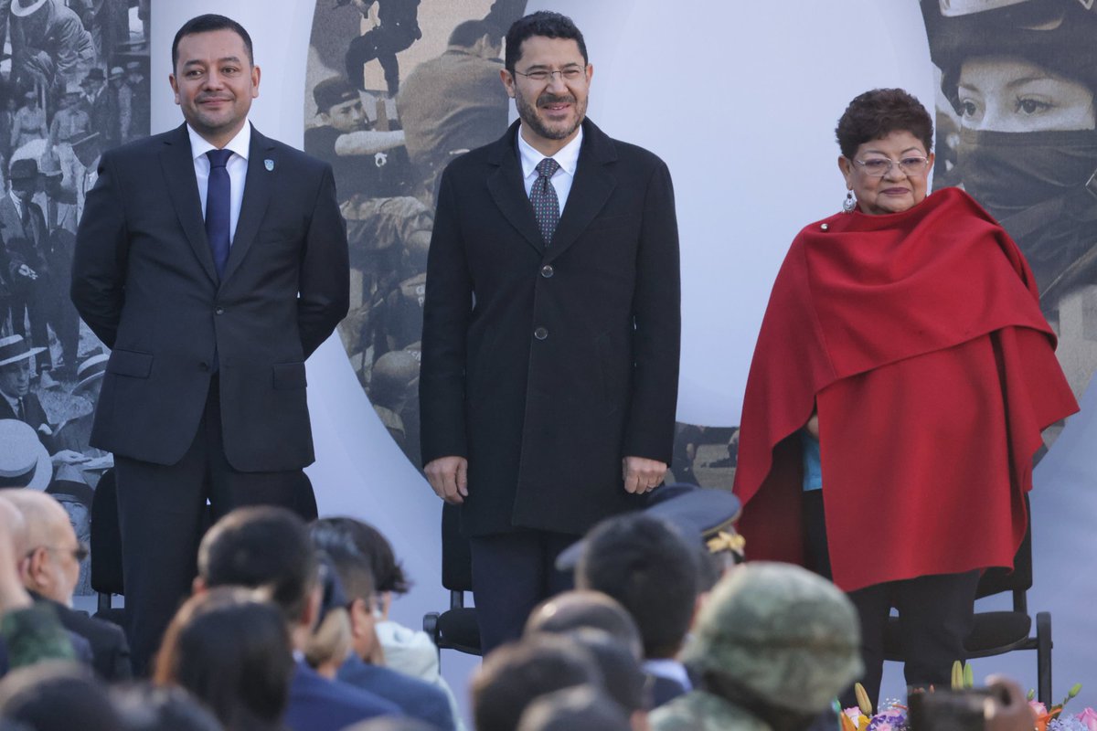 martibatres's tweet photo. En la ceremonia de Aniversario por los 104 años de la @PDI_FGJCDMX señalé que amasar grandes fortunas desde los cargos públicos es una conducta delincuencial tan peligrosa o más que la llamada delincuencia común. 
Felicité a los más de 4 mil elementos, a la Fiscal General @ErnestinaGodoy_ y @AlmazanBarocio por su labor.
En cuatro años el promedio para cumplimentar una orden de aprehensión pasó de 500 a 45 días. El secuestro bajó en un 88%. Y la confianza ciudadana en la Policía de Investigación subió en un 52%.