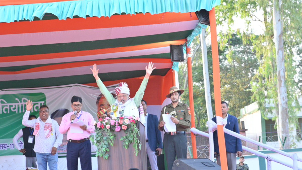 vivek_kmr_singh's tweet image. प्रत्येक वर्ष होने वाले स्वर्गीय कार्तिक उराँव जतरा सांस्कृतिक कार्यक्रम सह खेलकूद प्रतियोगिता में मुख्य अतिथि के रूप में माननीय राज्यपाल श्री सी पी राधाकृष्णन जी  का आगमन हुआ। माननीय @jhar_governor महोदय का बहुत बहुत धन्यवाद। साथ ही पद्मश्री डॉ अशोक भगत जी का धन्यवाद।