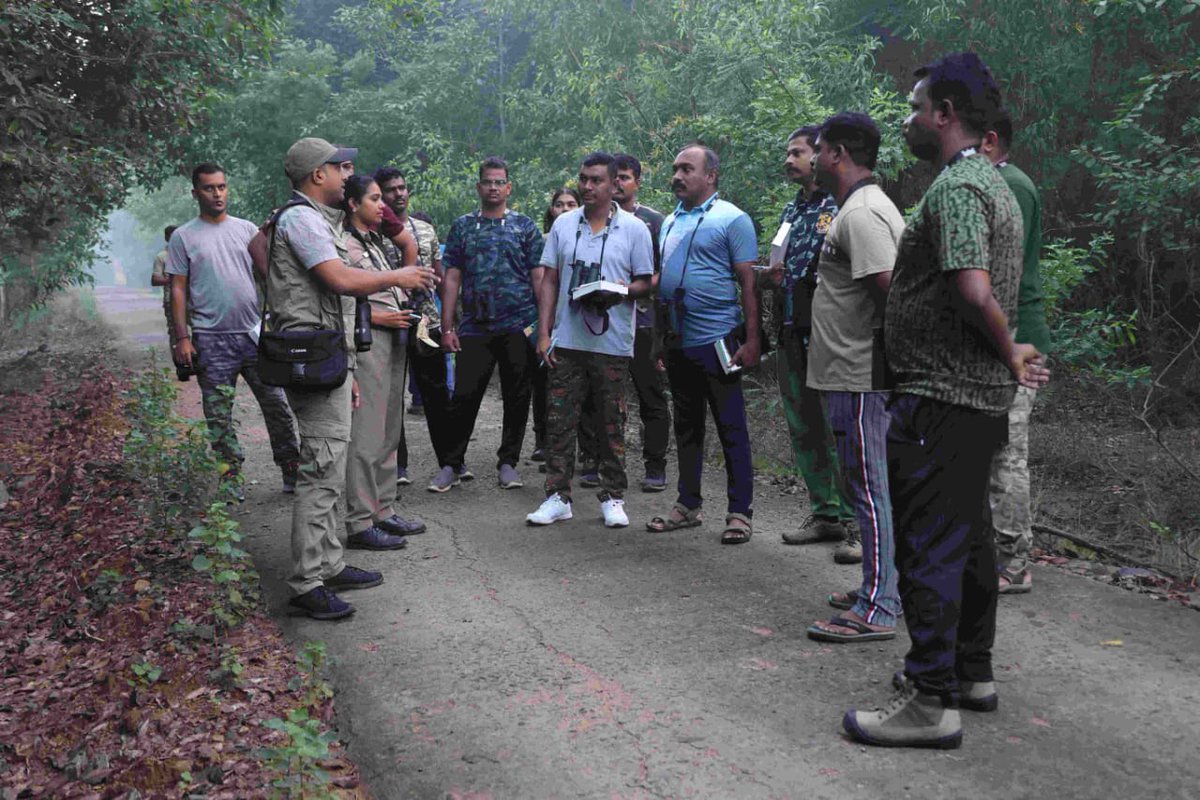 Aiwcrteofficial's tweet photo. On 2nd day of the one-month certificate course 20 Forest Range Officer  has field exposure on bird watching  guided by AIWC Research Team at AIWC Campus, around 30 bird species were identified on 17 November, 2023.
#birdwatching 
#fieldexposure 
#wildlifeconservation https://t.co/QuiAIEDh5z