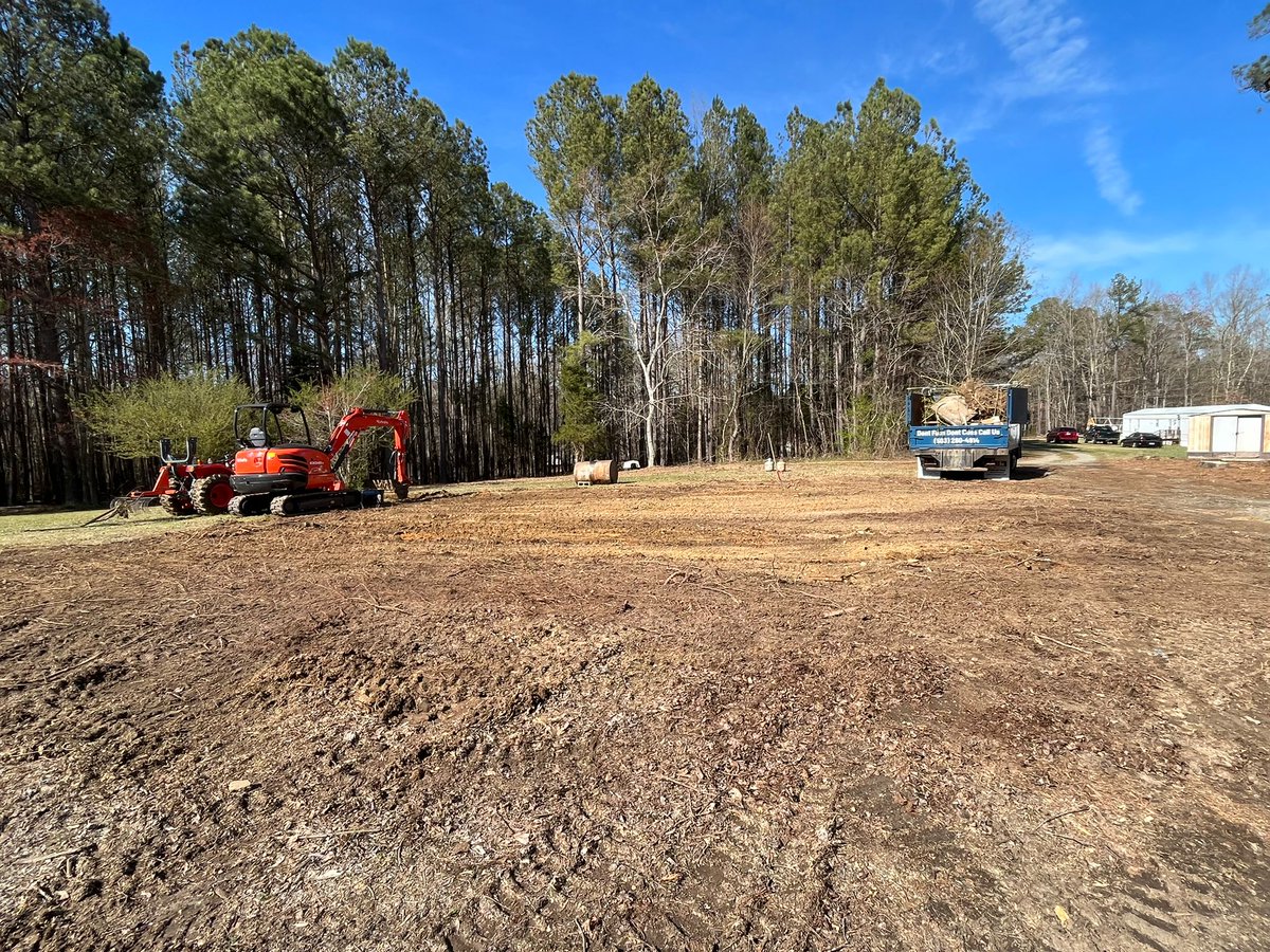 JunkahaulicsNC's tweet image. We don&apos;t just clear space; we sculpt an environment where peace and harmony become your daily companions. 🌿 #SculptingPeace #HarmonyHome