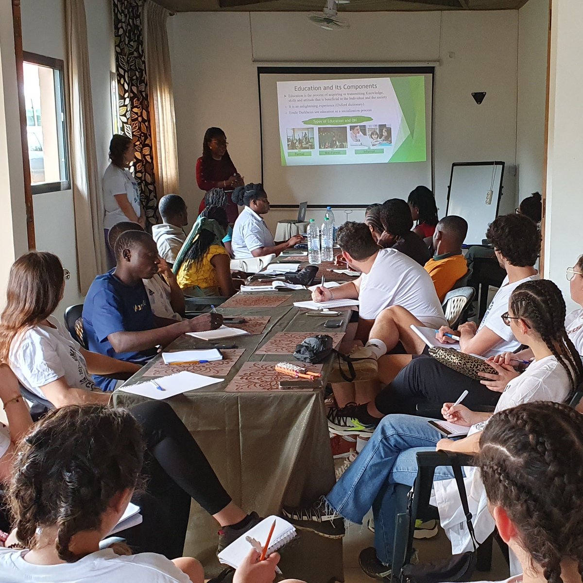 hydro_corsica's tweet photo. Lack of access to #sanitation and safe drinking #water supply are major threats to #health conditions in #Cameroon and #Africa💧💧
The 🇫🇷🇨🇲 #OHWA field school is investigating on that 🧐
#OneHealth #hydrogeology

@UBuea @UnivCorse @cfaunivcorse @UnivDouala 
@ird_fr @FRauCameroun https://t.co/26YlIGvMFt