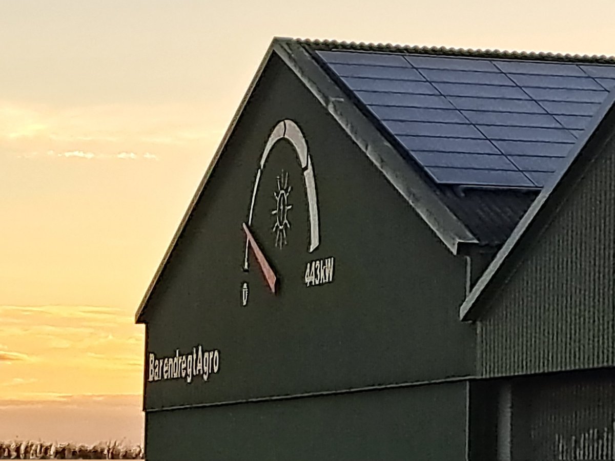 RobertteBeest's tweet image. Vanmiddag werkbezoek gebracht aan innovatief agrarisch bedrijf Barendregt Agro @johanbarendregt in Schermerhorn @gemeentealkmaar. Top ondernemer met boeiende gesprekken van aardappels tot artificial intelligence toepassingen in de sector #AgrarischeEconomie 
 #DagVanDeOndernemer