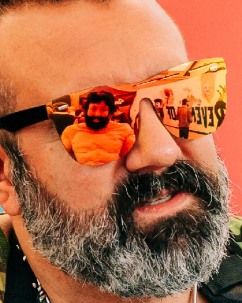 A candid shot by <a href="/ChandraWicke/">Chandra Wicke</a> from the <a href="/RevengeOfComics/">Revenge Of</a> Creator Block Party last month! And yes, that's <a href="/SBF_Comic/">ShirtlessBearFighter</a> reflected in my lens!