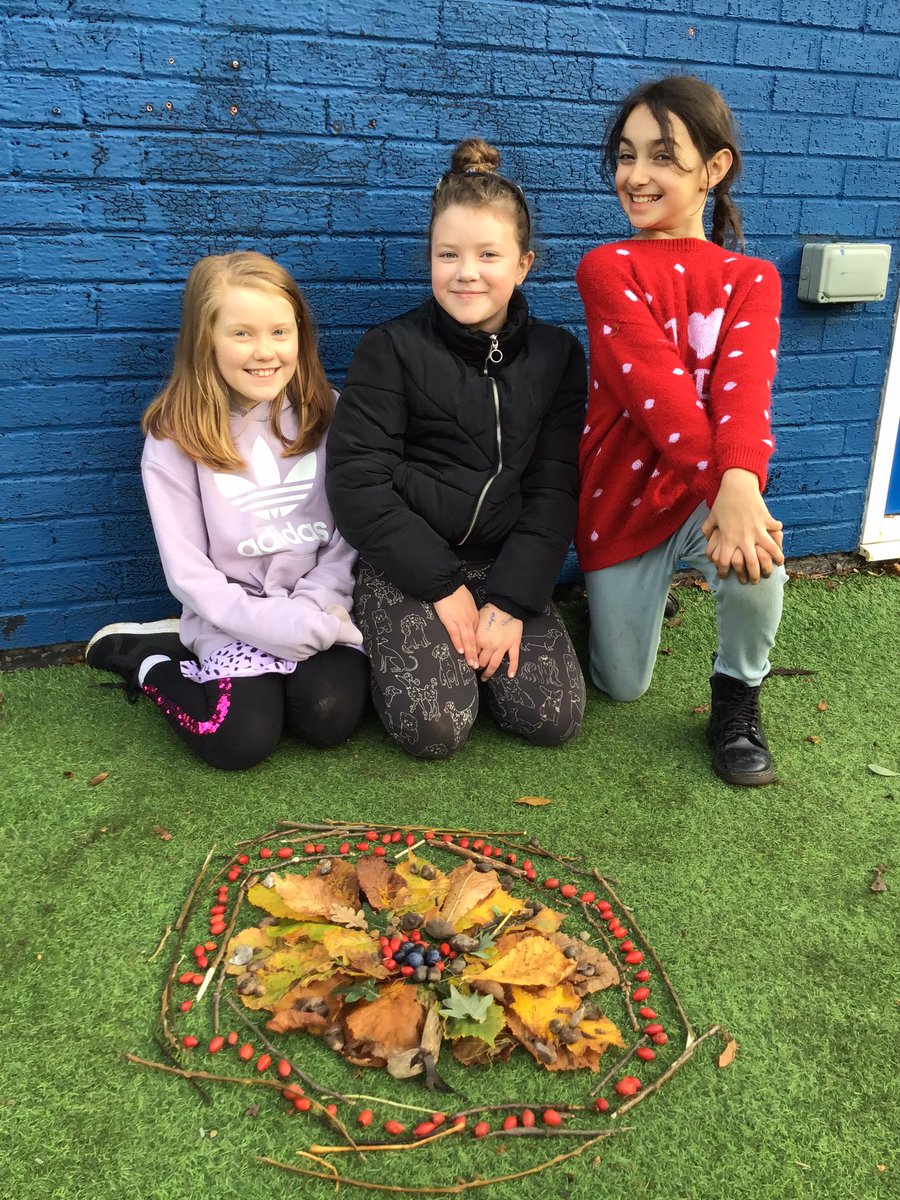 Outstanding outdoor art in the style of <a href="/andygoldsworthy/">Andy</a> <a href="/WroxhamSchool/">The Wroxham School</a> #WroxhamOutdoorEd