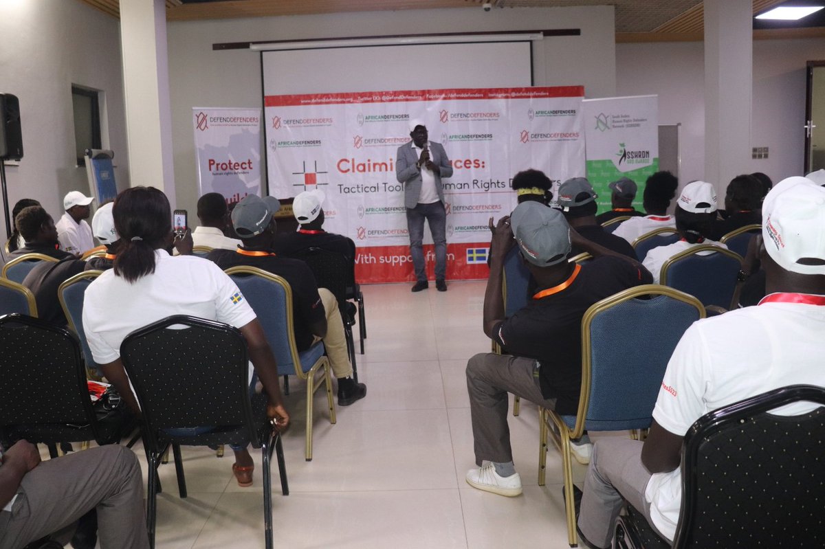 DefendDefenders's tweet photo. 🏁 It's a Wrap ❗️

Today we concluded #ClaimingSpacesSS23 in Juba. 

#ClaimingSpaces, DefendDefenders' annual flagship event, brought together dozens of human rights defenders from all States of #SouthSudan. 

Over the last two days, they attended workshops on advocacy, protection, & well-being — building their capacity & acquiring proficiency in the use of tactical tools for human rights work. 

Special thanks to:
⭐ @SSHRDNetwork for their leadership. 
⭐ Partners, including @SweinSouthSudan, @Sida, & @NLinSouthSudan, for their support. 
Appreciation to:
⭐ Hon. Fidensia Charles, Acting Chair of the South Sudan Human Rights Commission, for her participation.  

✊🏿 #UDHR75 #HRDs #WHRDs 🇸🇸
