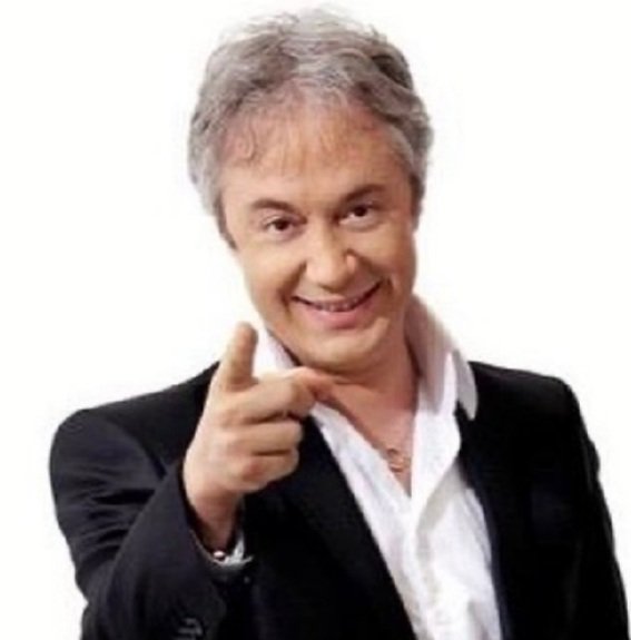 ERGUNDNMEZ8's tweet photo. Işıklar içinde uyu güzel insan https://t.co/Qh41x7Vc0T