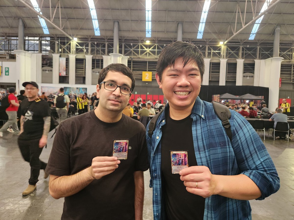 ThegreatHuaofCN's tweet image. Maxxing it up at Worlds!!!!

#fabtcg #theprofessor #threefloating