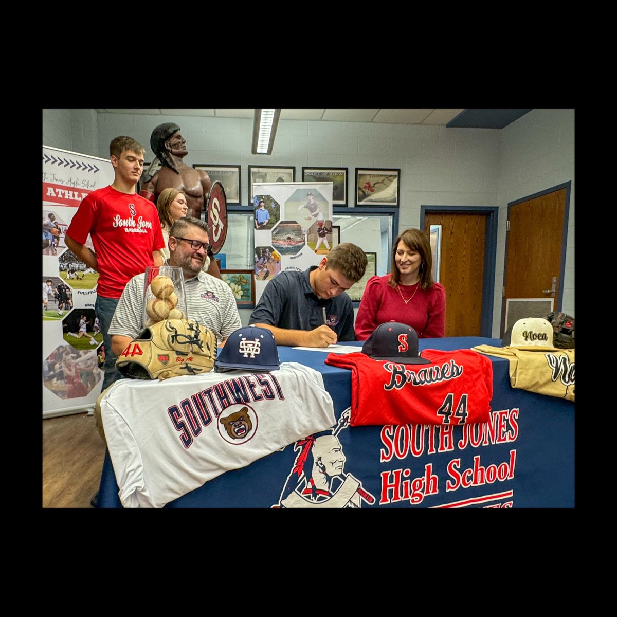 Kevan Lindsey tweet media