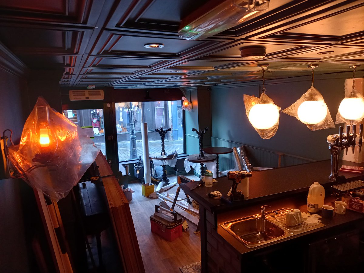 underbanks_sk's tweet photo. Check out this sneak peek of Stanley's, Little Underbank 👀

Opening 01/12/23 Stanley's will be serving up pizzas, fries, chicken wings &amp; bar snacks. They will also have a vast arrange of draught beers, bottled beers, spirits &amp; cocktails on offer!🍹
#RediscoveringTheUnderbanks https://t.co/80albBaLdC