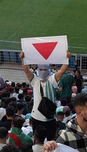 Guer4438's tweet photo. حيثما توجهت تجد ابا عبيدة و المثلث السحري... https://t.co/4eU8SZKR3f
