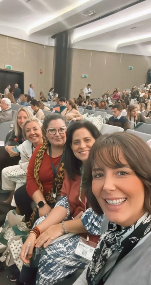 CEUAndalucia's tweet photo. Equipos siempre en #formacion 💯
#eduketing2023 #madrid #marketingeducativo #comunicacion #innovacion #valores #colegios #somosCEU https://t.co/NLDDbzGOKP