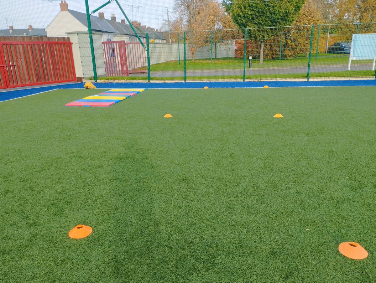 RossiterPaddy's tweet photo. Something a little different for the pupils of 5th and 6th class in @Bunscoilloreto today for science week. Intro to some jumping, speed and agility testing. Great fun and serious competition all round.. @NaomhEannaGAA @wexgaacoaching https://t.co/hUIcaN4XTH