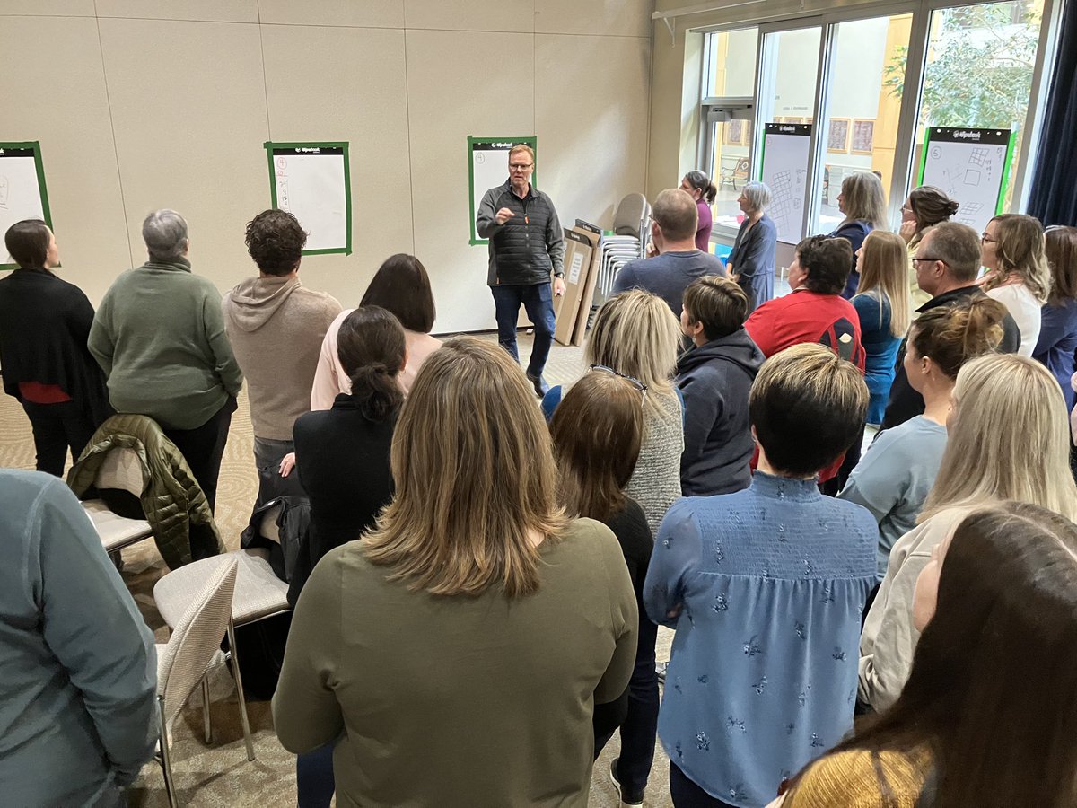 SRCE_Equity's tweet image. @SRCE_NS high school math teachers are fully engaged in a session with Peter Liljedahl, learning to ‘build’ on their own ‘thinking’ classrooms! These practices will elevate our teachers’ inclusive practices toolboxes. #Wipebook #buildingthinkingclassrooms