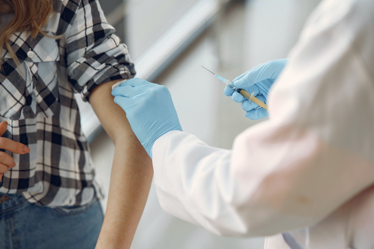 BLHTech's tweet photo. Enrollment in a Phase 1 clinical trial of a new universal flu vaccine candidate is underway at NIH’s Clinical Center. Learn more about this trial: https://t.co/Ow5LNDeiEE https://t.co/8vfmijRHYG