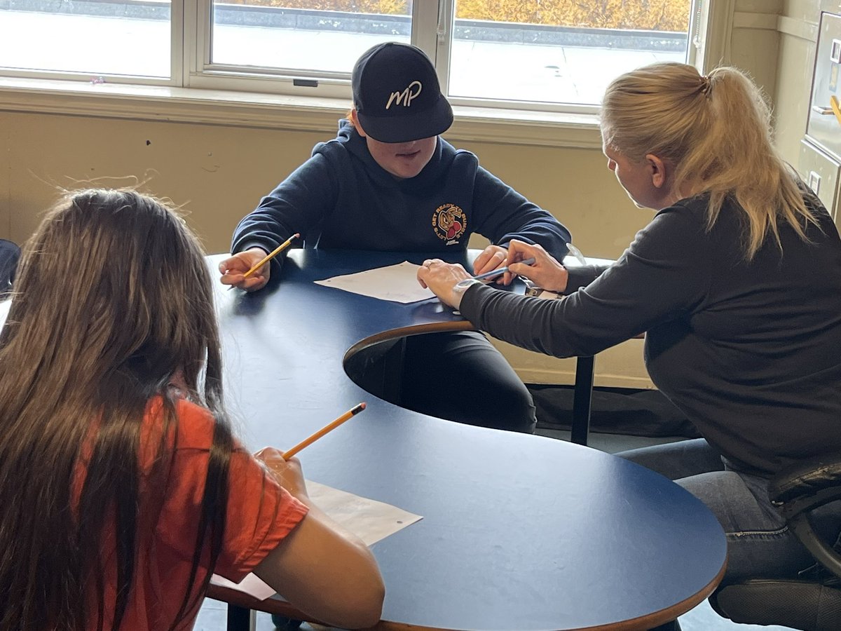 MQWSchool's tweet image. A BIG shoutout to our hardworking role models in Ms Cooper’s class who are working so hard and having an excellent Friday!!!🙌❤️👌✅📚❤️@11mscooper #beststudents