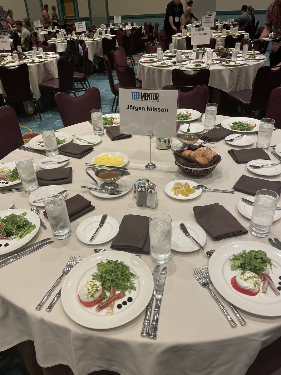ccmexec's tweet photo. Time to head home after a great time presenting at #live360 in Orlando! Really enjoyed the lunch discussions! Till next time! https://t.co/TzSoLGSDOw