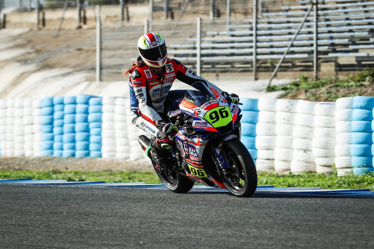 Conseguir tres títulos de Campeón de la Yamaha R1 Cup no es una tarea sencilla, pero Paco Morales no tiene límite y lo ha logrado. ¿Preparado para ir a por el cuarto, <a href="/pacomorales96/">pacoelmaño</a> ?

#YamahaR1Cup