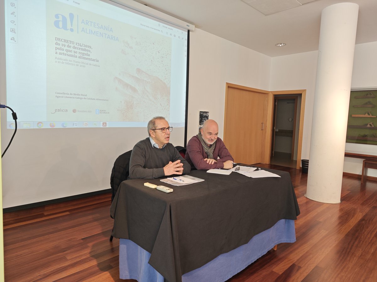 c_aestrada's tweet image. 💧 O #MOME acolleu unha xuntanza na que foi presentado o proxecto ‘Artesanía Alimentaria’ co que Agacal participará no GastroTur do Ulla.

Estiveron o concelleiro, Óscar Durán, e o representante de Agacal, Xoán Miguel Concheiro, con representantes de xeodestinos, GDR e concellos.