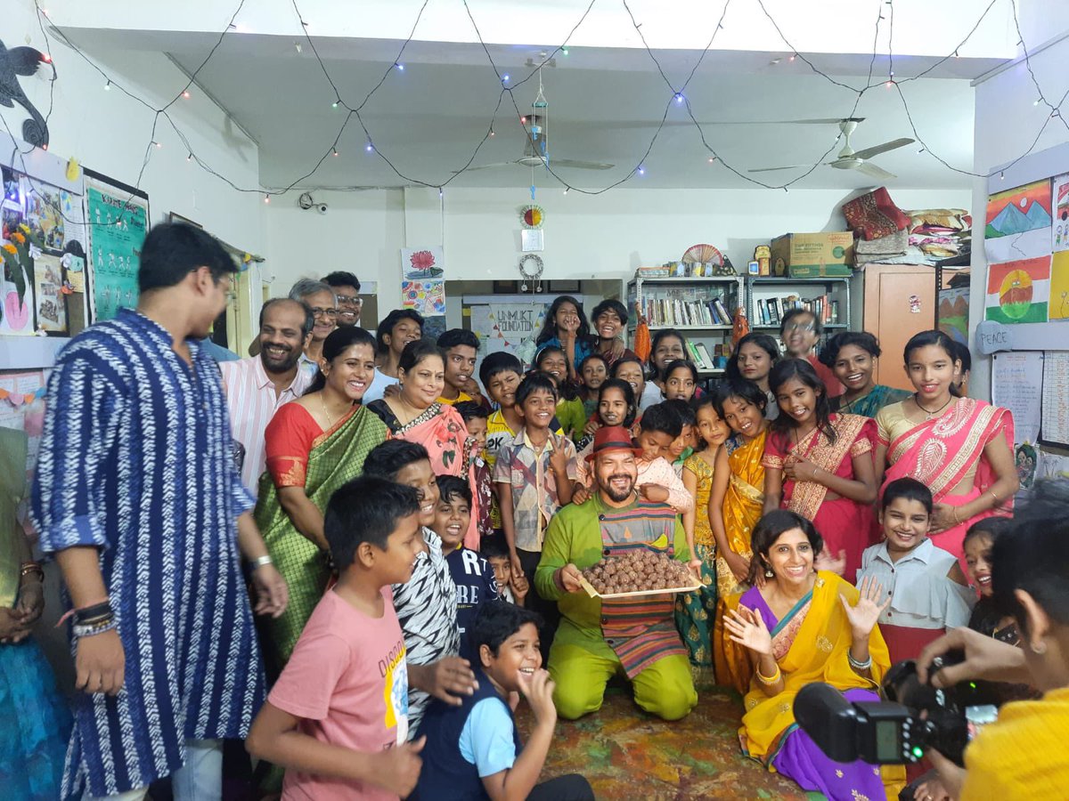 chefMic14225447's tweet photo. Spreading Happiness through Millet . 

Ragi Ladoo Love ❤️ 
Special Diwali Celebration 

@UnmuktFN @UnmuktTGA @MilletsOdisha https://t.co/9Qpfw9AFUT