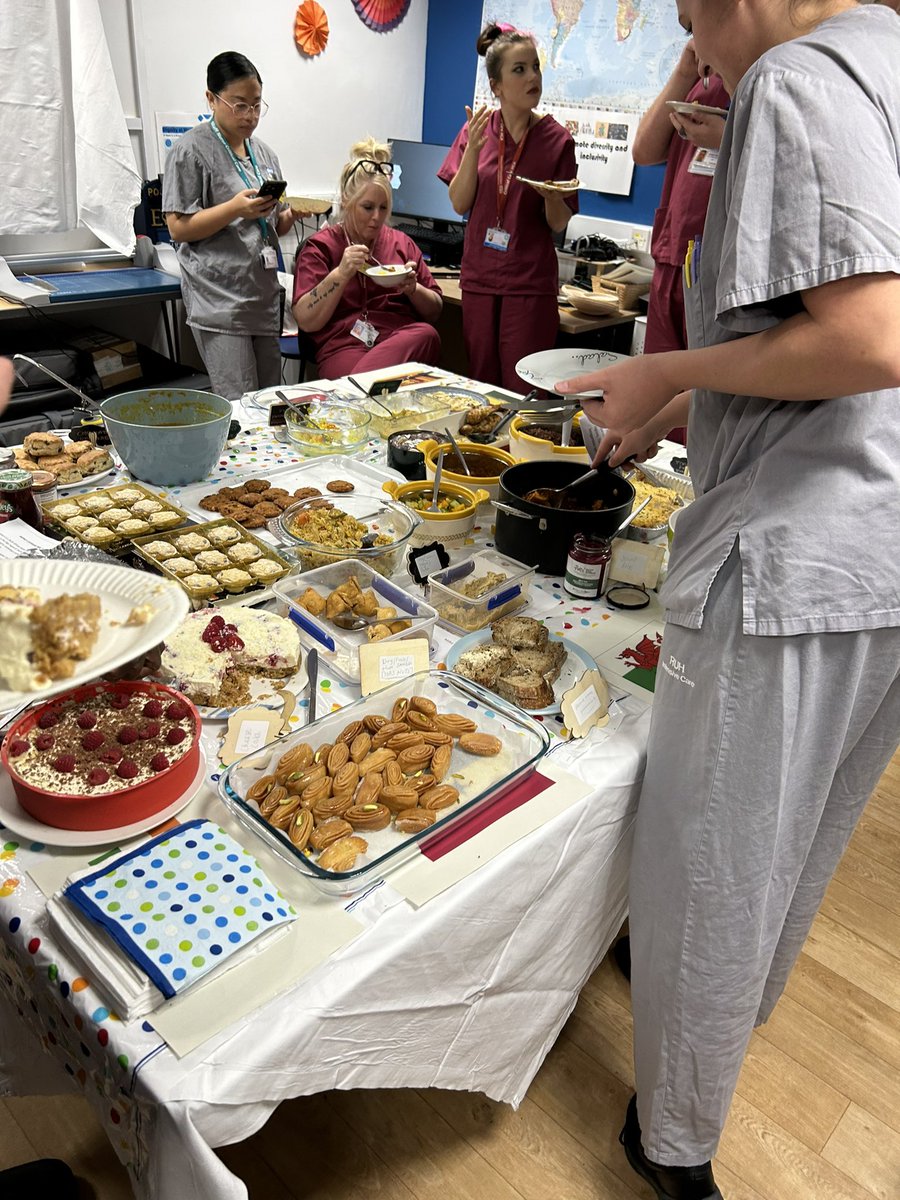 tamsinOT's tweet photo. @margijenkins @RUHCriticalCare @RUHBath @RUHStaff @millsy_ICU @JenNashUKNurse @SowateyB A lovely day and a great spread!! https://t.co/nvYyCQI5j4