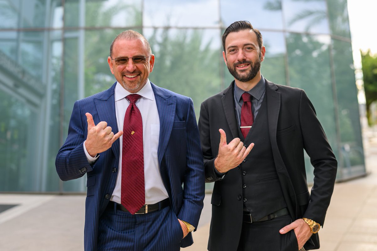 FreedomAttorney's tweet image. Flashback Friday!➡️➡️ What we looked like 9 years ago at our old firm.

The camera quality definitely improved but our style stayed the same!!📸⚖️

#lawfirm #flashbackfriday #9yearsago #attorneys #partners #attorneystyle #attorneysatlaw #criminaldefence #az #chandleraz #FridayFun