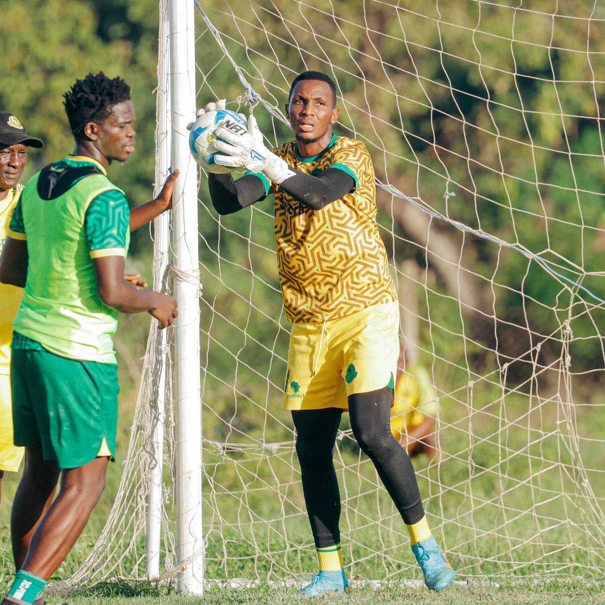 YoungAfricansSC's tweet photo. Jasho linaendelea kuvuja kwaajili ya furaha ya wananchi 🔰💪🏾

#TimuYaWananchi 
#DaimaMbeleNyumaMwiko https://t.co/FKBM2o5zPN