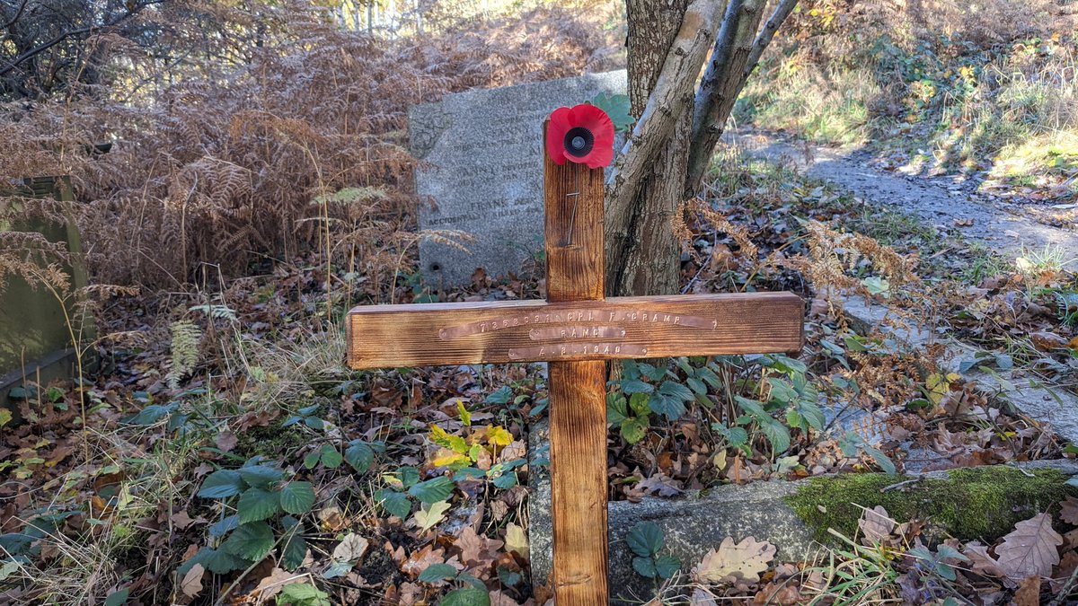 1/2 Today we installed a replacement cross for Corporal Frank Cramp after the one installed in 2020 went missing . A big thank you again to Carl, Pete and Andy at Wates Living Space @WatesGroup Keith and the team at @VCTrust and Rory on behalf of @PoppyLegion