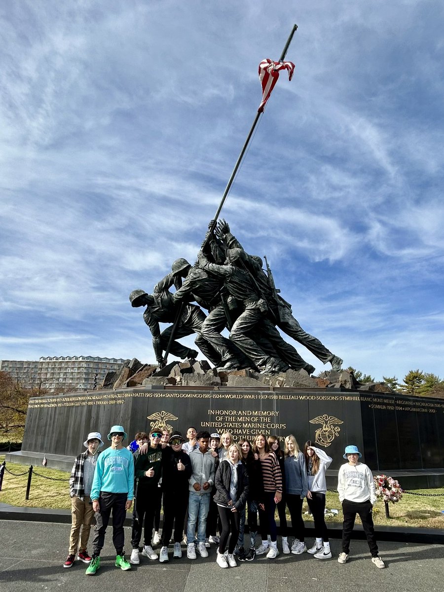 #bus1 stopped to see the Iwo Jima Memorial before heading out of DC! <a href="/ClaggettMCS/">Claggett MCS</a> <a href="/MrCondit/">Brian Condit</a>