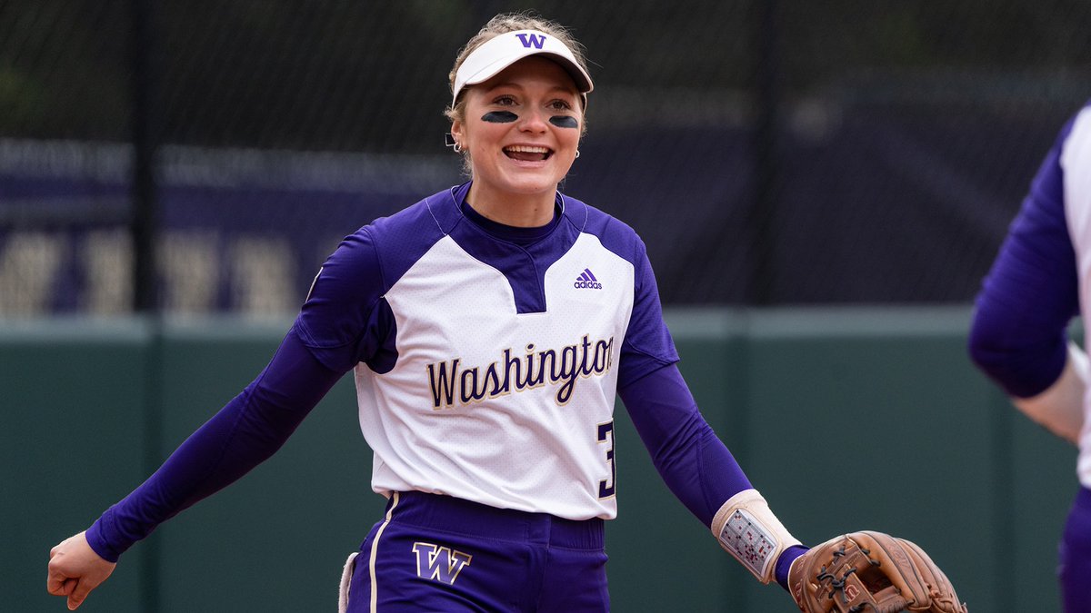 BradyVernon's tweet photo. The ceiling for @UWSoftball this season likely hinges on the next set of Huskies becoming stars. @rubymeylan and Rylee Holtorf appear to be prime candidates. 

More on Washington in the @D1Softball fall report: https://t.co/tG6A9kQeLF https://t.co/9QCHappvHC