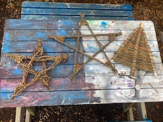 Lovely to be outdoors today in the sun making willow Christmas decorations with @CassandraLishman #autumnsunshine #parentandcarer #willowweaving #wellbeing #outdoorlearning <a href="/cavoceredigion/">CAVO Ceredigion</a>