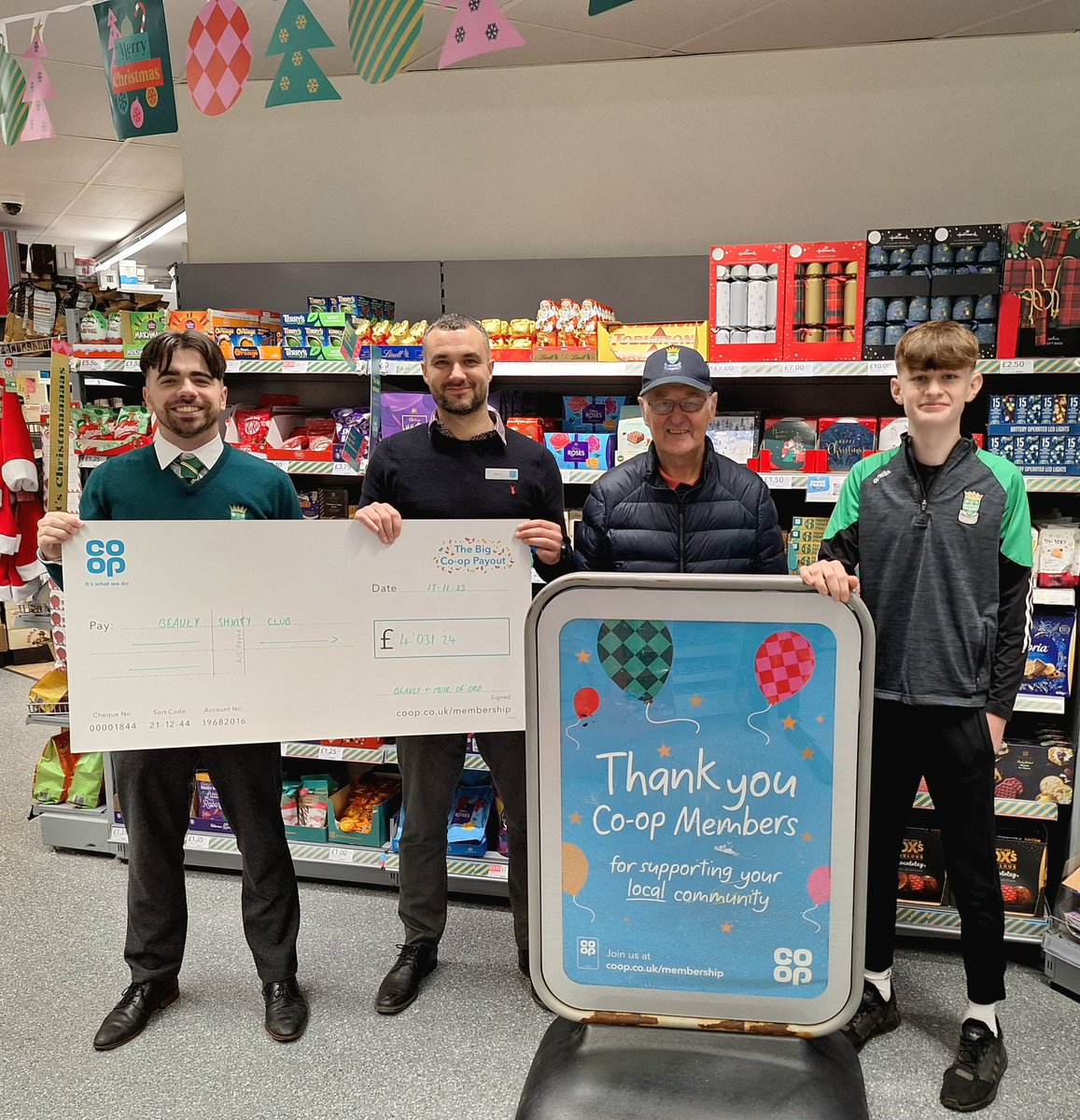 Huge thank you to Beaulys Coop and their members who have raised an incredible £4,000 for the shinty club!

Thank you 💚💚

#BSC #COYBIG