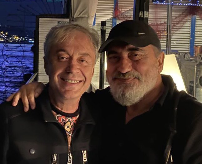 Merin Uca’ya laf edenlere bir çift sözüm var:
İnsanlıkta,iyilikte,iyi ahlakta ,dostlukta, hayırseverlikte,
yurtseverlikte METİN UCA’nın tırnağı etmezsiniz!
Ve bilmez misiniz ki,
aslında “din iyi ahlaktır!