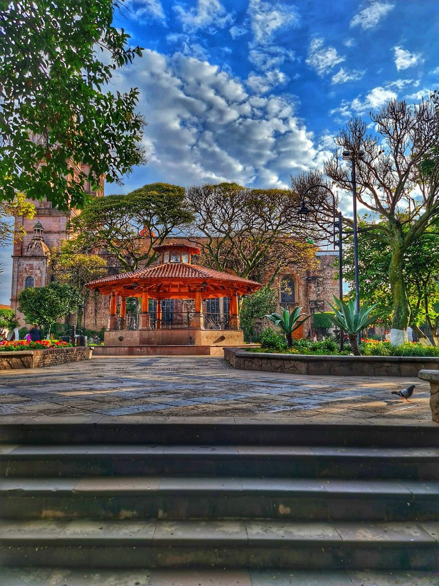 LorenaReyesSal5's tweet image. El sur de Estado de México se ha distinguido por tener gente cálida, amable, humilde y unida, mi #ValleDeBravo sucursal del cielo; no puede ser la excepción #MiMunicipioOrgulloDeGente , orgullosamente #EquipoADMM .