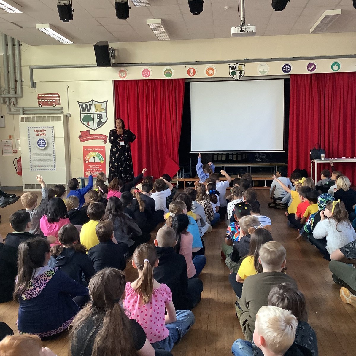 wooltonprimary's tweet image. Thank you to @lastmayorlpool for visiting our Year 5 and Year 6 pupils this morning. The children really enjoyed hearing about your role as Mayor of Liverpool #WPSInspiration 👏👍