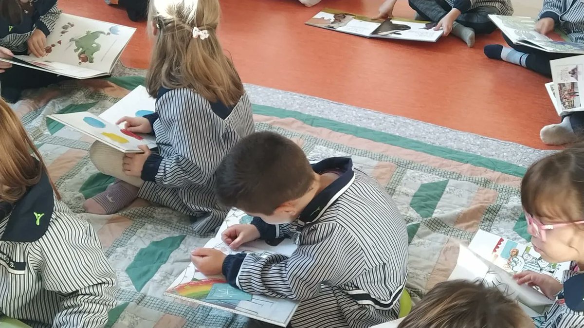 epiasabadell's tweet photo. NOVETAT! ESTRENEM ESPAI LECTOR A INFANTIL
Avancem en la millora de la competència lingüística a través del món fantàstic dels llibres, plens d'imatges, de paraules i d'històries que ens emocionen.
#INFANTILPIASABADELL https://t.co/6j7ndX4ldy