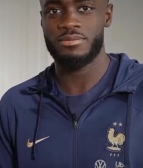 Mcllyes's tweet photo. Dembele : on va faire de l’svt

Upamecano : et de la science https://t.co/whdSl1tDUB