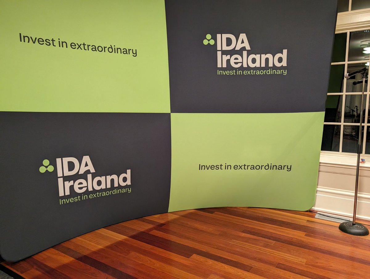 More images of a wonderful evening with @IDAIRELAND @SAASNORTH @Entirl at the Residence. Quickly becoming a @SAASNORTH annual tradition!