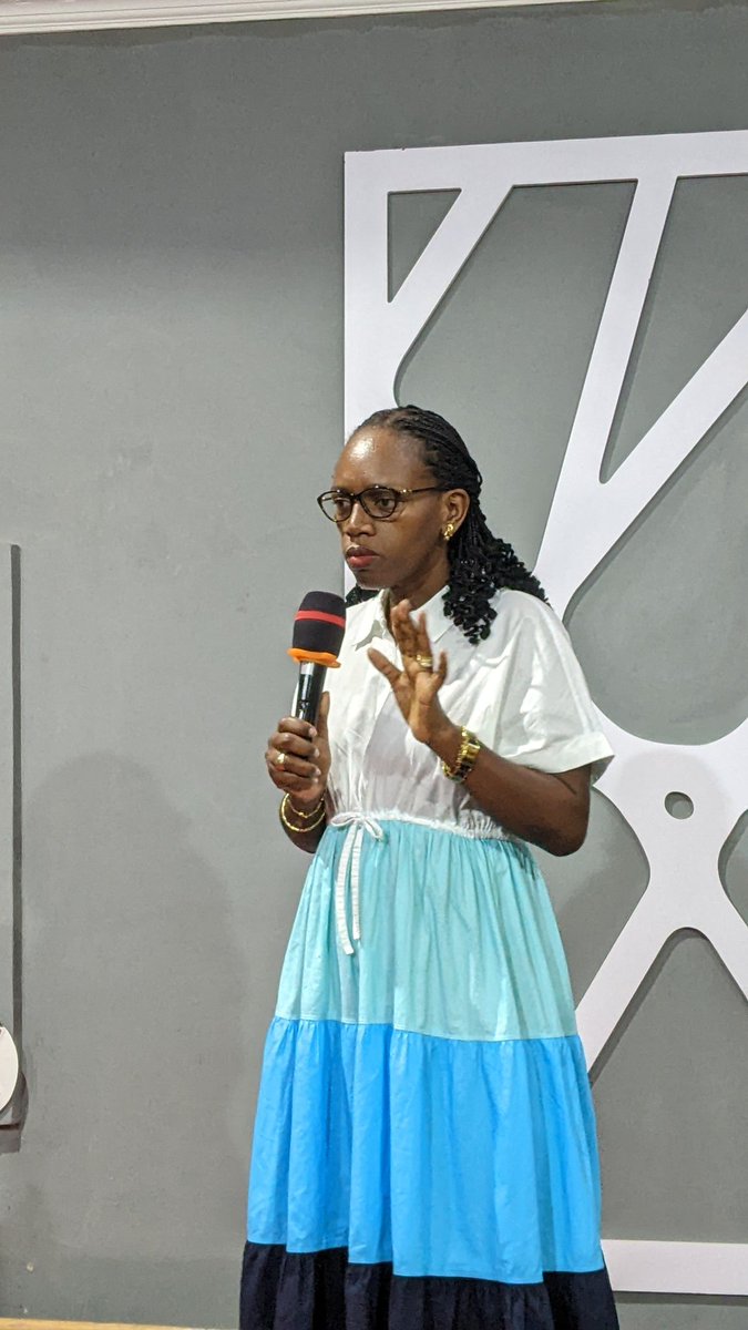 ShilohTv1's tweet photo. #Day4 w'iminsi 40 mu gusenga no kwiyiriza ubusa hamwe n'umushumba wacu #bishopolivemurekatete 
https://t.co/pFBI0uM5Gl https://t.co/aU5pNPTjjj