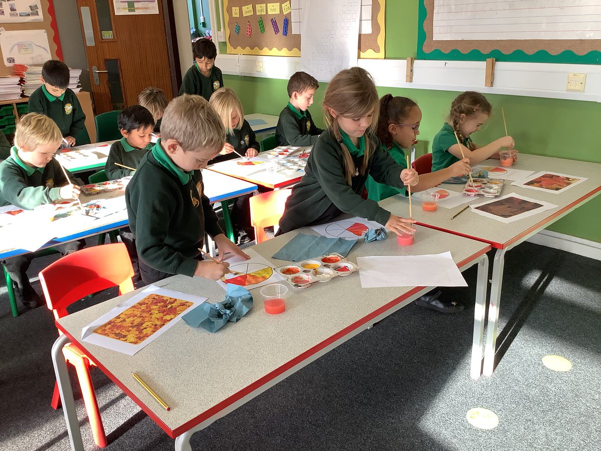 Chess_WPA's tweet photo. Amazing Autumn inspired Art in Chess class π¨ we looked at how the leaves were changing and mixed colours to match! #WatersideArt https://t.co/IYw19u3GOA