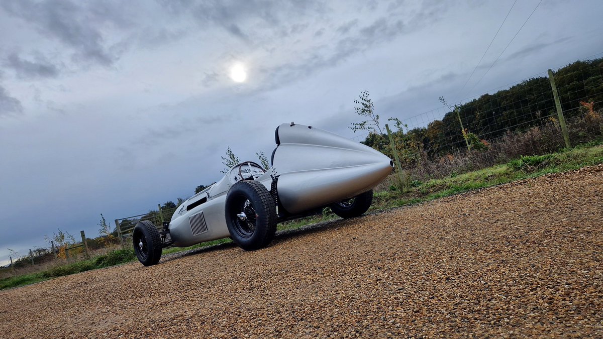 classiccarguru1's tweet photo. This week @DowsettsCars itβs been great to see a new customers turnkey #Tipo184 being painted in silver rather than the traditional red ππ
#Imagineering
#InspiringOthers
#BuildingDreams
#GlobalTipoCommunity
#EncouragingCreativity https://t.co/4YAtY075Mm