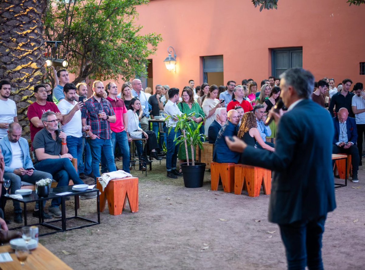 💬Con un amplio espacio de networking que nos permitió reencontrarnos y generar muchas más conexiones. 

¡Gracias por acompañarnos en este cierre de año!👏Te compartimos las fotos del encuentro. 📸

#InnovaryEmprender #Startups