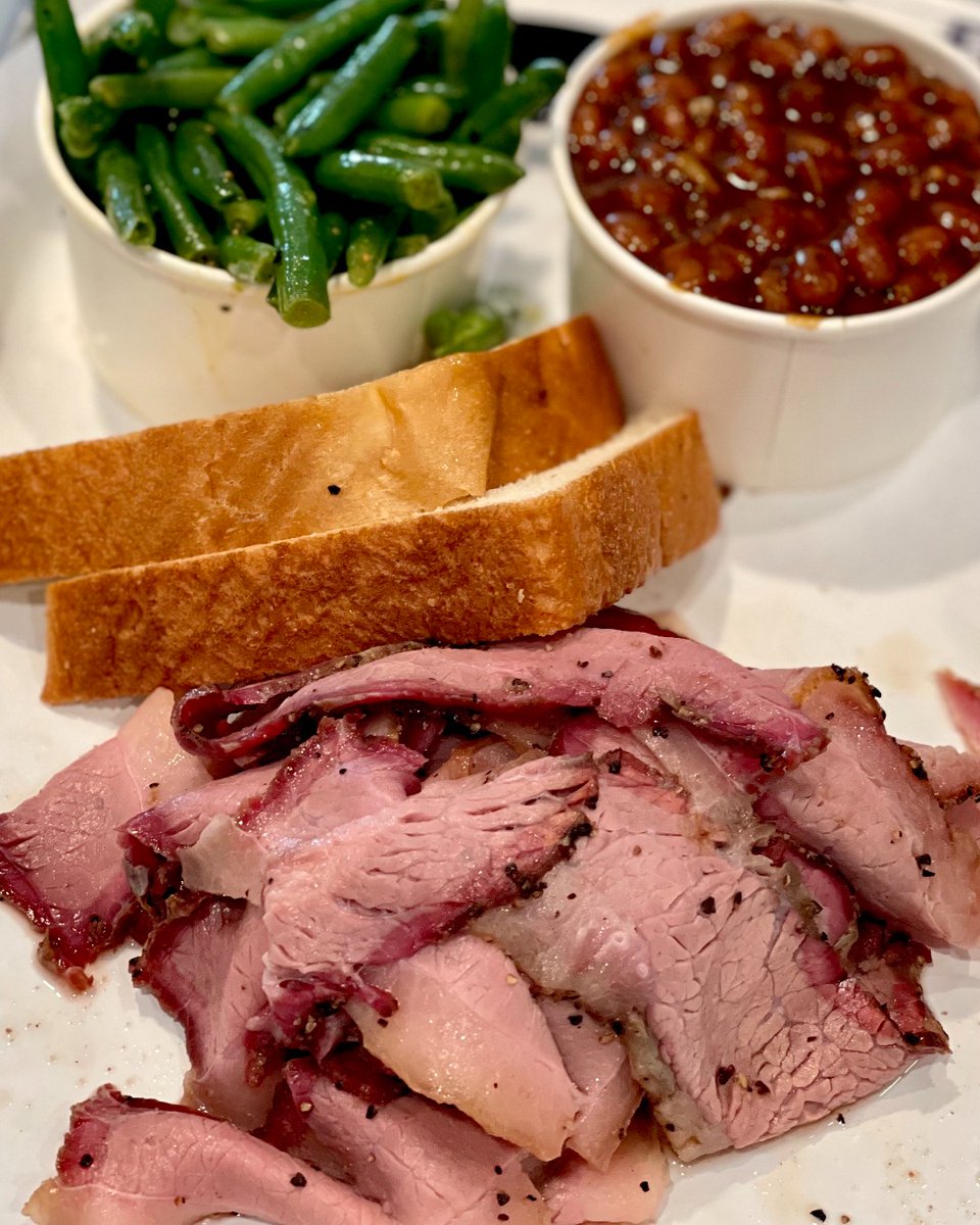 Pappys_StPeters's tweet photo. Brisket?🐮🔥
Ribs? 🔥🐖

What can we put on your tray today? 

#pappysstpeters #pappyssmokehouse #bbq #barbecue #meat #food #bbqlife #bbqfoodie #ribs #porkribs #stpeters #stcharleseats https://t.co/Hj1b99XEQh