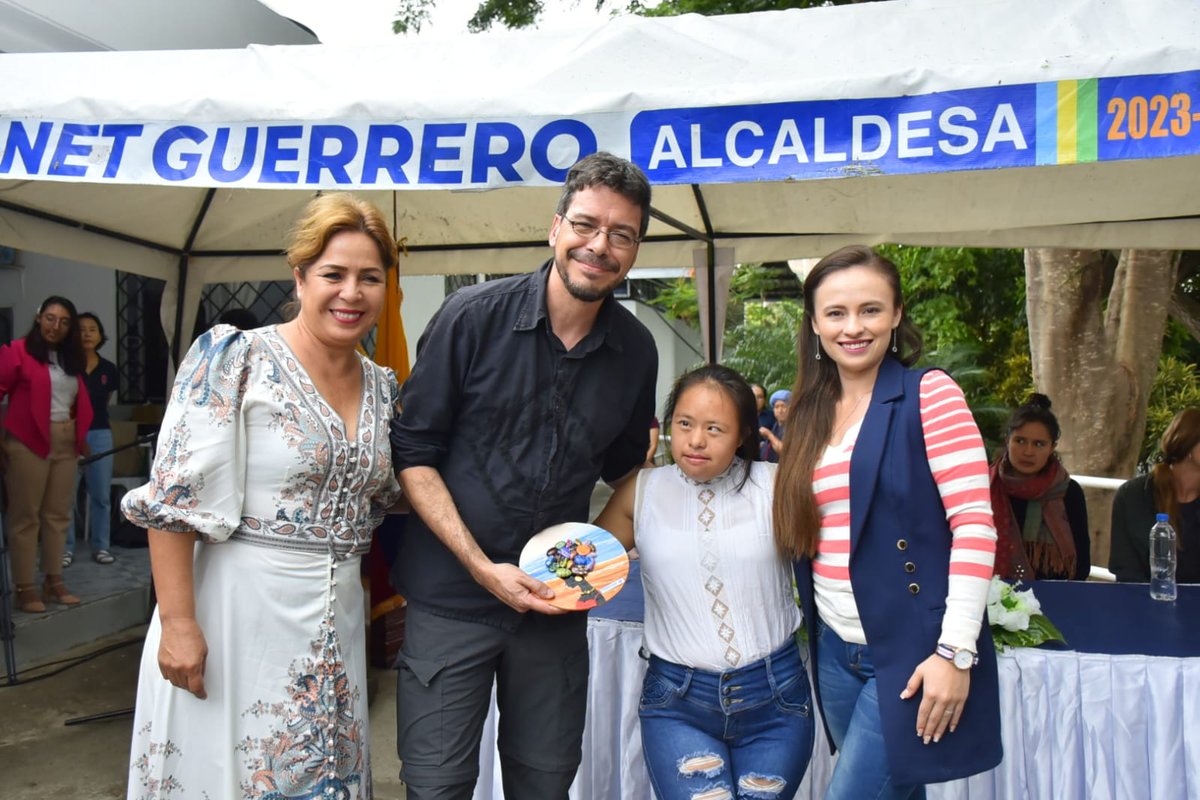 El #FIAVL2023 trabaja para llegar a todos los públicos. Este 15 de noviembre en #Catamayo se inauguró el taller de danza Entrelazar de #SaludYArte. Este taller es dirigido por Lilly Pöhlmann y Tamiana Naranjo, y tiene un enfoque de trabajo corporal y sensorial.