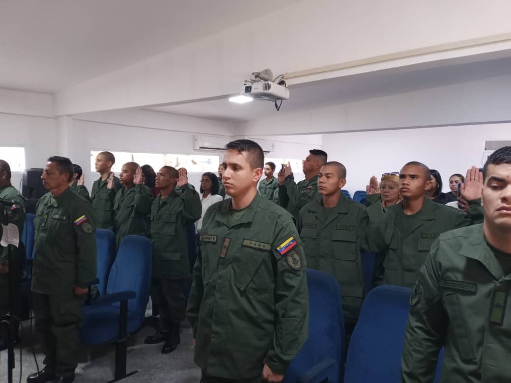 Juramentación con el personal de alumnos Aspirantes a Sargentos integrantes del curso de formación de Tropa Profesional "TTE PEDRO CAMEJO"  N° XXIII acto presidido por el CA. ALDO TORRES FALCON,  Segundo Comandante de la Escuadra Bolivariana.