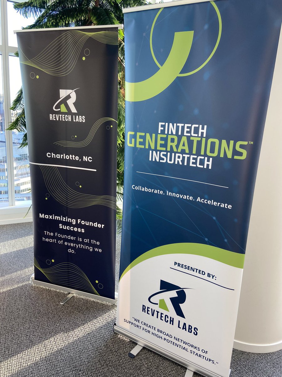 massimobarone's tweet photo. $SMKG CEO Massimo Barone presenting "Decoding SMKG" at the #RevTechLabs #Venture135 event this past week. Thank you to #FifthThirdBank. @OtcSmkg
#composablearchitecture #agnosticplatforms #composableplatforms #paas #ppaas #aiaas #iotaas #ltimindtree https://t.co/IdaBw9L3sJ