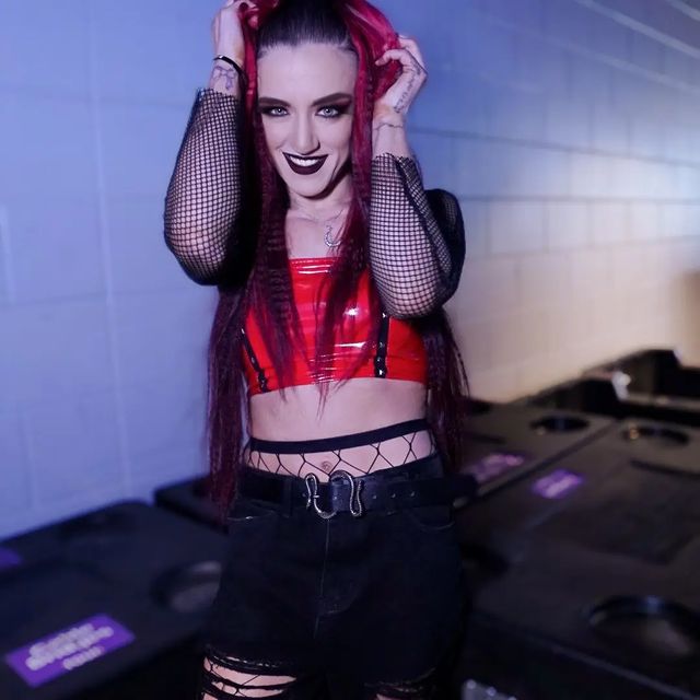 WWE_Leather's tweet photo. Alba Fyre #SmackDown https://t.co/ybJ58ihBm5