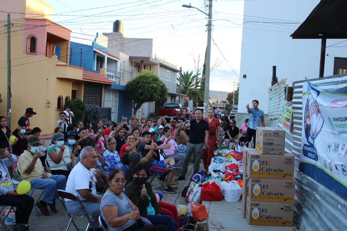 El presidente de Sindicatos Unidos Por Oaxaca, @FERSAGUILARR da inicio a las entregas de Beneficio de Abasto Alimentario  del mes de noviembre,  en la Col. 7 Regiones.

#VamosTodos #VamosJuntos #SomosSUPO #FernandoAguilarRobles