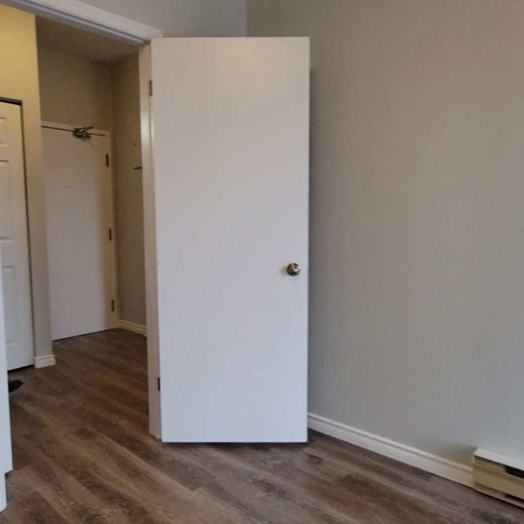 propertylinkms's tweet photo. Ready to experience the charm of #GuelphDowntown? Get a professionally managed, bright one-bedroom, steps away from shopping, entertainment, parks, and more. Plus, parking permits may be available from the city for only $1850/mo+hydro! Contact Peggy at leasing@propertylinkms.com https://t.co/O60ev0SqTj